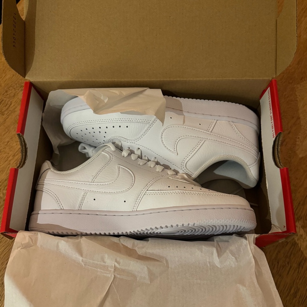 Women’s Nike Court Vision Low - Size 7